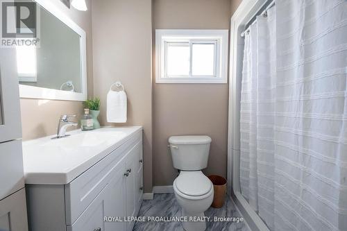 16 Charlotte Street, Quinte West, ON - Indoor Photo Showing Bathroom