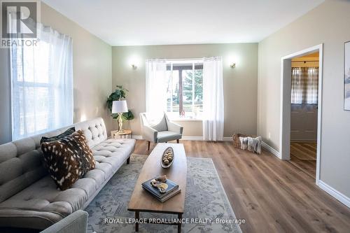 16 Charlotte Street, Quinte West, ON - Indoor Photo Showing Living Room