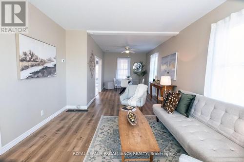 16 Charlotte Street, Quinte West, ON - Indoor Photo Showing Living Room