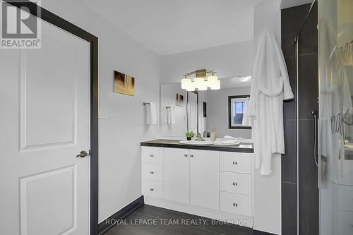 436 Bruges Street, Russell, ON - Indoor Photo Showing Bathroom