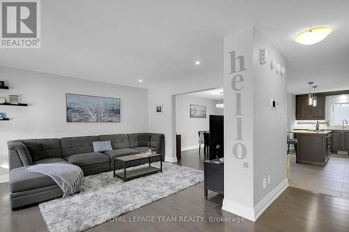 436 Bruges Street, Russell, ON - Indoor Photo Showing Living Room