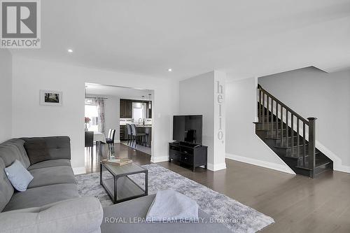 436 Bruges Street, Russell, ON - Indoor Photo Showing Living Room