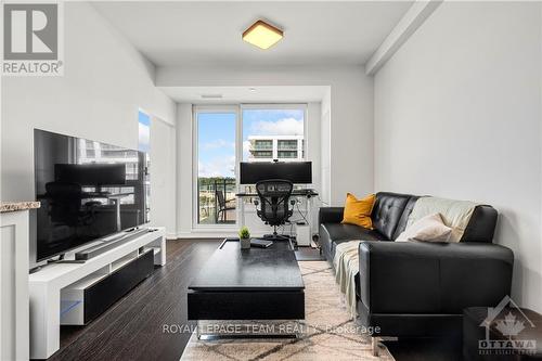 506 - 320 Miwate, Ottawa, ON - Indoor Photo Showing Living Room