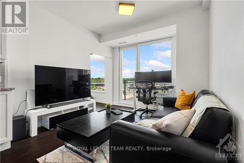 506 - 320 Miwate, Ottawa, ON - Indoor Photo Showing Living Room