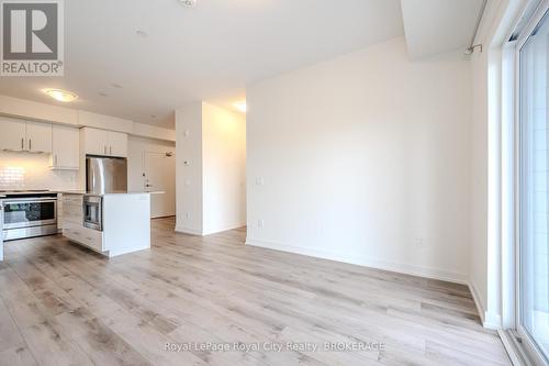 420 - 251 Northfield Drive E, Waterloo, ON - Indoor Photo Showing Kitchen