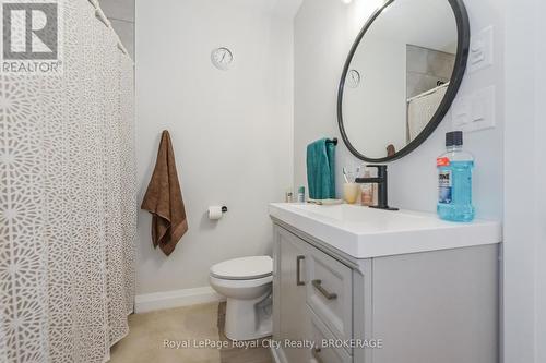 330 William Street, Wellington North (Mount Forest), ON - Indoor Photo Showing Bathroom