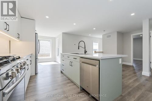 330 William Street, Wellington North (Mount Forest), ON - Indoor Photo Showing Kitchen With Stainless Steel Kitchen With Upgraded Kitchen