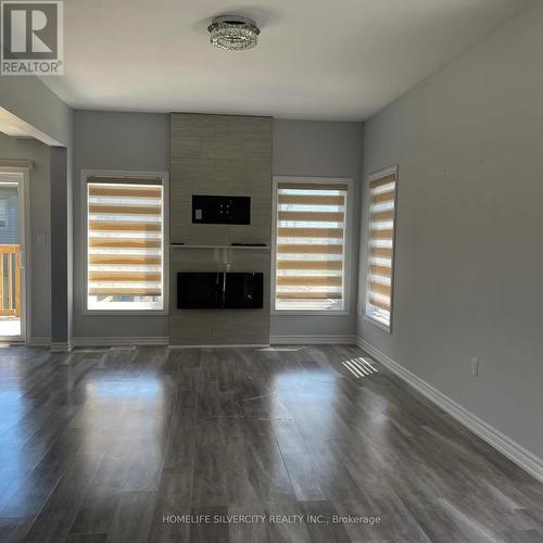 53 - 324 Equestrian Way, Cambridge, ON - Indoor Photo Showing Living Room