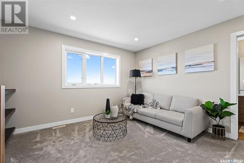 1060 West Park Boulevard, Moose Jaw, SK - Indoor Photo Showing Living Room