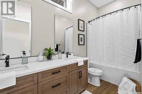 1060 West Park Boulevard, Moose Jaw, SK - Indoor Photo Showing Bathroom