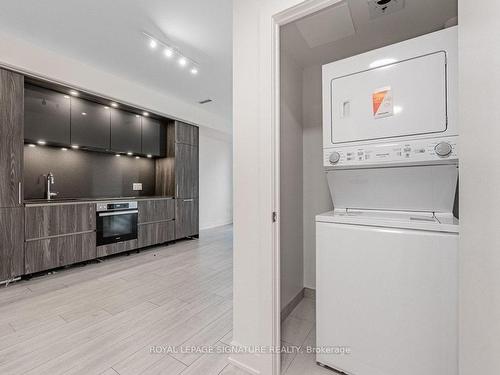 3609-35 Mercer St, Toronto, ON - Indoor Photo Showing Laundry Room