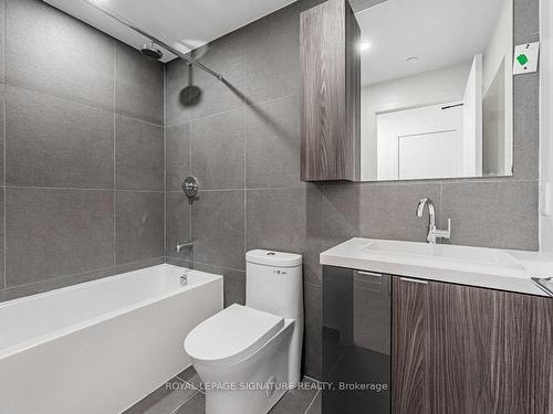 3609-35 Mercer St, Toronto, ON - Indoor Photo Showing Bathroom