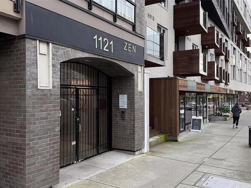 305-1121 Fort St, Victoria, BC - Outdoor With Exterior