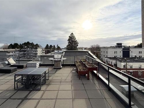 305-1121 Fort St, Victoria, BC - Outdoor With View