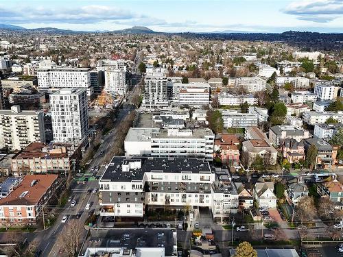 305-1121 Fort St, Victoria, BC - Outdoor With View