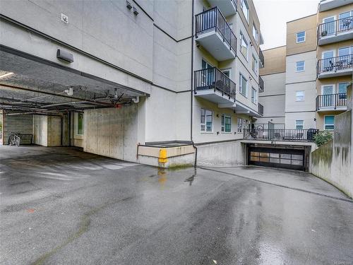 301-280 Island Hwy, View Royal, BC - Outdoor