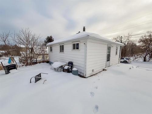 1326 River Drive, Kenora, ON - Outdoor