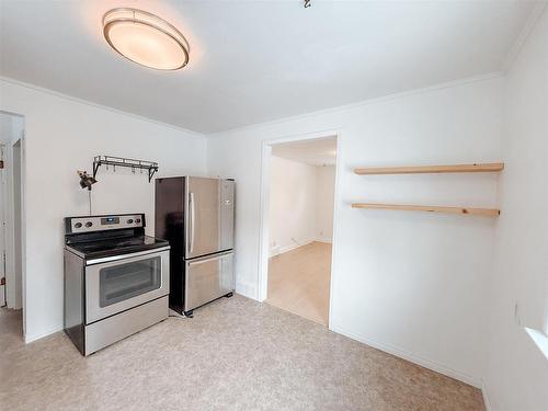 1326 River Drive, Kenora, ON - Indoor Photo Showing Kitchen