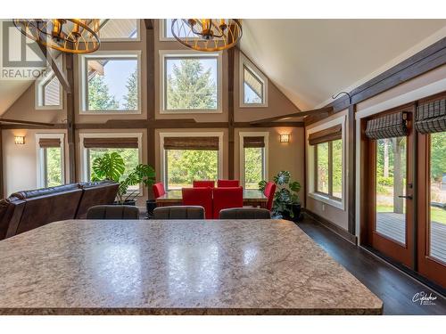 2111 Dunn Road, Christina Lake, BC - Indoor Photo Showing Dining Room