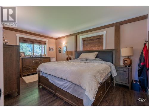 2111 Dunn Road, Christina Lake, BC - Indoor Photo Showing Bedroom