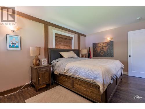 2111 Dunn Road, Christina Lake, BC - Indoor Photo Showing Bedroom