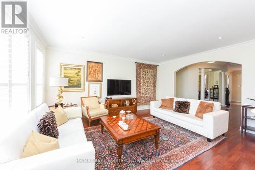 819 Canyon Street, Mississauga, ON - Indoor Photo Showing Living Room