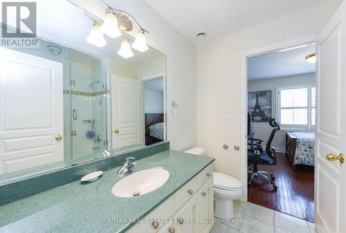 819 Canyon Street, Mississauga, ON - Indoor Photo Showing Bathroom