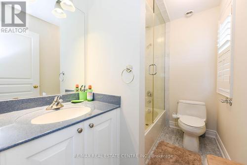 819 Canyon Street, Mississauga, ON - Indoor Photo Showing Bathroom