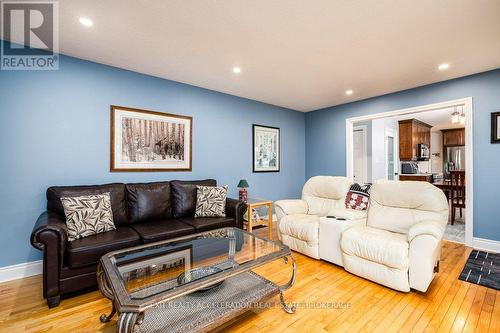 61 Edgewood Drive, Greater Napanee, ON - Indoor Photo Showing Living Room