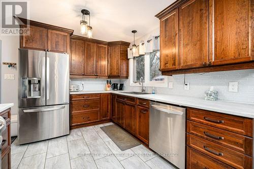 61 Edgewood Drive, Greater Napanee, ON - Indoor Photo Showing Kitchen