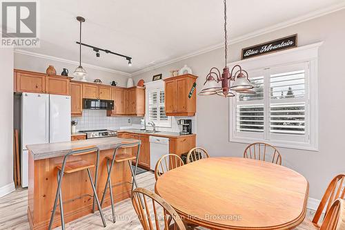 120 - 184 Snowbridge Way, Blue Mountains (Blue Mountain Resort Area), ON - Indoor Photo Showing Dining Room