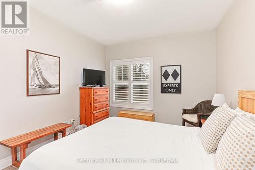 120 - 184 Snowbridge Way, Blue Mountains (Blue Mountain Resort Area), ON - Indoor Photo Showing Bedroom