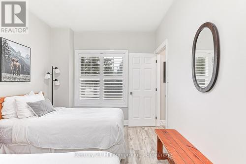 120 - 184 Snowbridge Way, Blue Mountains (Blue Mountain Resort Area), ON - Indoor Photo Showing Bedroom