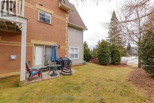 120 - 184 Snowbridge Way, Blue Mountains (Blue Mountain Resort Area), ON - Outdoor With Exterior