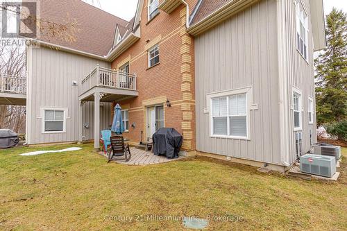 120 - 184 Snowbridge Way, Blue Mountains (Blue Mountain Resort Area), ON - Outdoor With Exterior