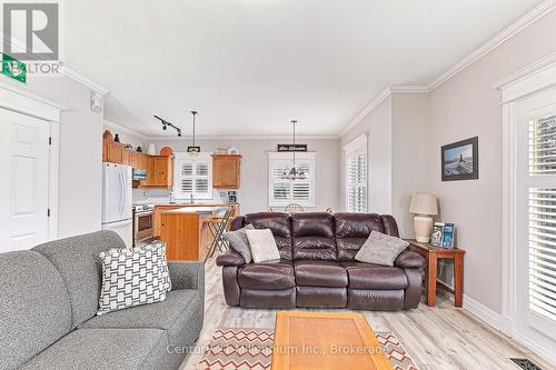 120 - 184 Snowbridge Way, Blue Mountains (Blue Mountain Resort Area), ON - Indoor Photo Showing Living Room