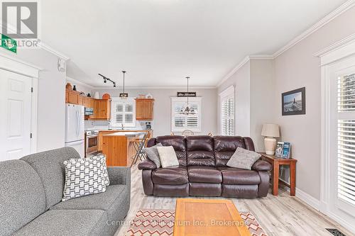 120 - 184 Snowbridge Way, Blue Mountains (Blue Mountain Resort Area), ON - Indoor Photo Showing Living Room