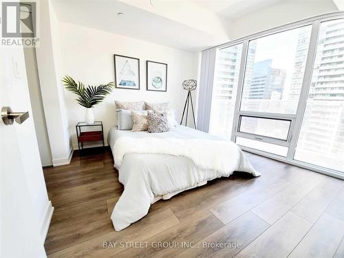 100 Harbour Street, Toronto, ON - Indoor Photo Showing Bedroom