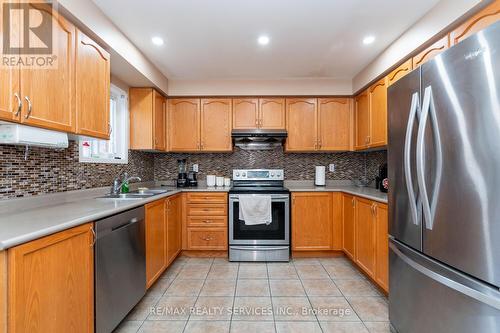 25 Ferncroft Place, Brampton, ON - Indoor Photo Showing Kitchen With Double Sink