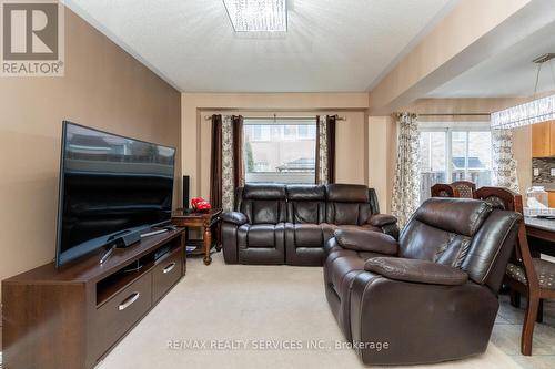 25 Ferncroft Place, Brampton, ON - Indoor Photo Showing Living Room