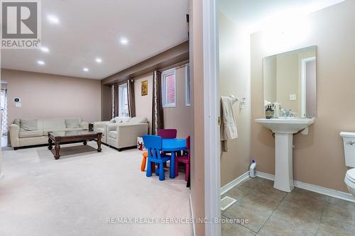 25 Ferncroft Place, Brampton, ON - Indoor