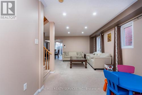 25 Ferncroft Place, Brampton, ON - Indoor