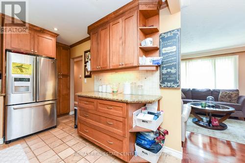 1363 Sheldon Avenue, Oakville, ON - Indoor Photo Showing Kitchen