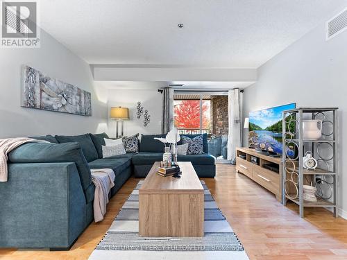 216 - 684 Warden Avenue, Toronto, ON - Indoor Photo Showing Living Room