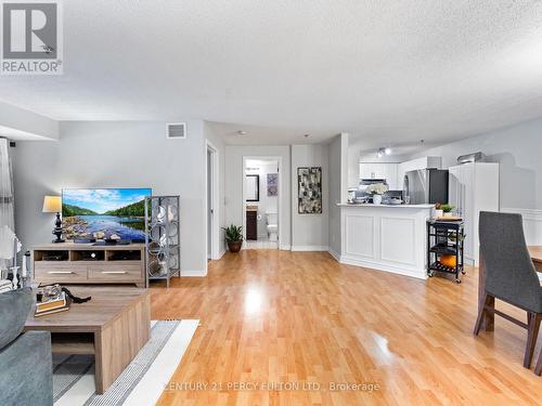 216 - 684 Warden Avenue, Toronto, ON - Indoor Photo Showing Living Room