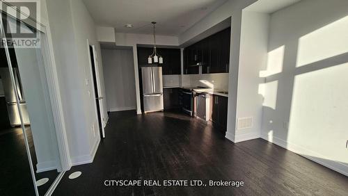 L107 - 9560 Islington Avenue W, Vaughan, ON - Indoor Photo Showing Kitchen