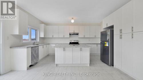 1691 Corsal Court, Innisfil, ON - Indoor Photo Showing Kitchen