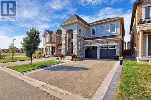 125 Joseph Hartman Crescent, Aurora, ON - Outdoor With Facade