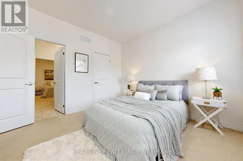 125 Joseph Hartman Crescent, Aurora, ON - Indoor Photo Showing Bedroom