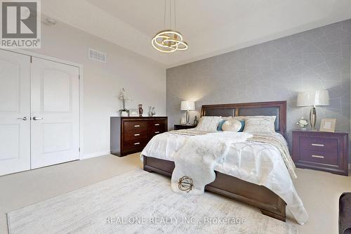 125 Joseph Hartman Crescent, Aurora, ON - Indoor Photo Showing Bedroom